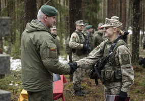 Puskarininkių karjeros I pakopos kursas baigtas žygiu į partizanų žūties vietą - 5