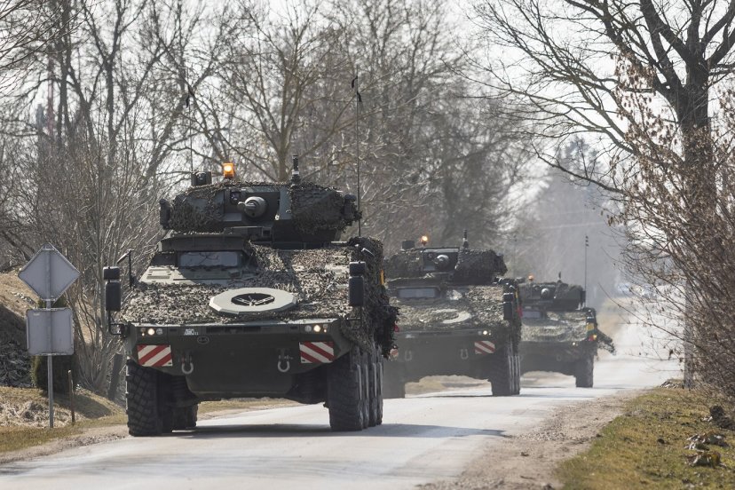 Pietryčių Lietuvoje vykstančiose pratybose – naujausios Lietuvos kariuomenės pėstininkų kovos...