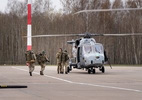 Žvalgybos srityje kariai savanoriai treniruojasi kartu su Jungtinės Karalystės kariais - 2