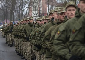 Kretingoje prisiekė Dragūnų bataliono jaunieji kariai  - 1