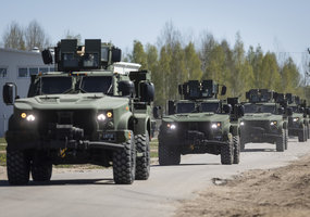 Prezidentas ir kariuomenės vadas stebėjo tarptautines pratybas Rukloje - 1