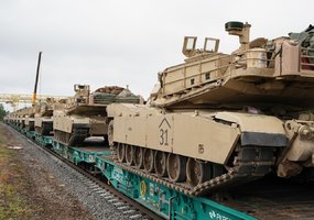Į Kauną atvyksta JAV rotacinių pajėgų sunkusis batalionas su kovine technika. Pirmą kartą... - 1