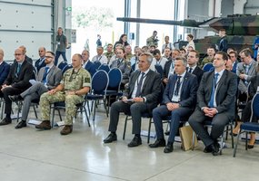 Vokietijos įmonės investuoja Lietuvoje į karinės įrangos priežiūros dirbtuves - 9