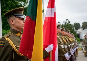 Lietuvoje lankėsi Karališkųjų Danijos Sausumos pajėgų vadas - 1