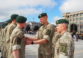 Ginti Lietuvos laisvę prisiekė apie 1000 karių - 15