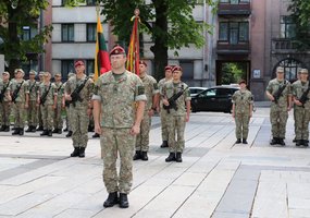 Kariai savanoriai prisiekė Vytauto Didžiojo karo muziejaus sodelyje - 3