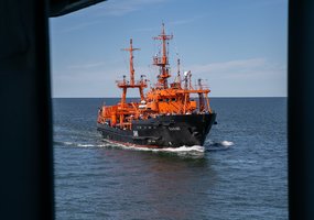 Lietuvos kariuomenės atstovai pagerbė žuvusiuosius jūroje  - 8