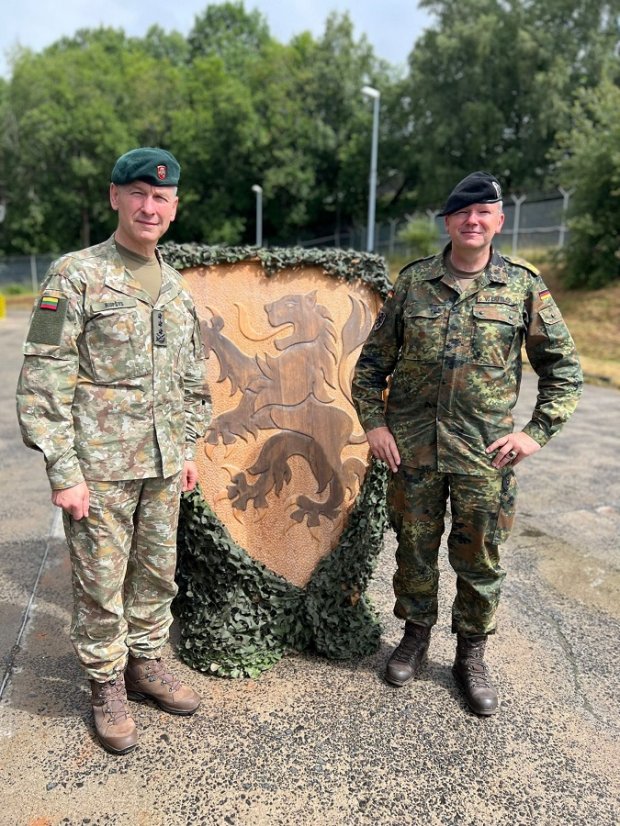 Chief of Defence visits Lithuanian troops at exercise in Germany