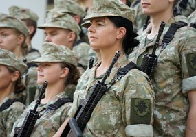 Radvilų rūmuose Lietuvai prisiekė kariai savanoriai - 7