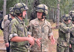 Lietuvos kariuomenės vadas Suomijoje: regiono saugumas ir dalijimasis gerąja patirtimi  - 1