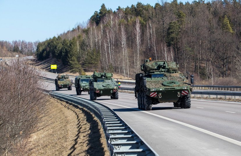 Treniruojamos modernių pėstininkų kovos mašinų „Vilkas“ įgulos