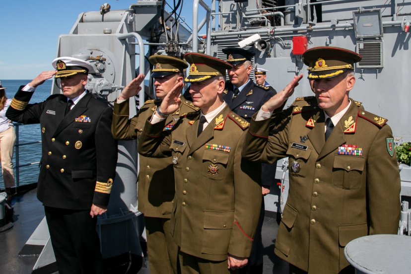Lithuanian military pay tribute to the lost at sea