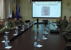 Ukrainiečių delegacijos dėmesio centre – karinio mokymo patirties apsikeitimas - 4