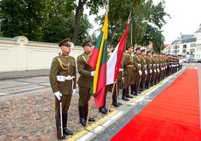 Lietuvoje lankosi Vengrijos kariuomenės vadas - 1