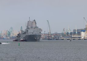Klaipėdos uoste vėl galima išvysti JAV desantinį laivą - 2