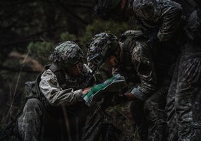 Pabradės poligone vyko kasmetinės geriausių pėstininkų varžybos - 12