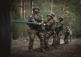 Pabradės poligone vyko kasmetinės geriausių pėstininkų varžybos - 7