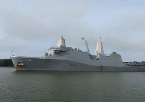 Amphibious U.S. ship docked in Klaipėda - 3