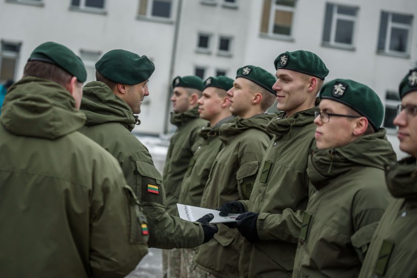 Į parengtąjį rezervą išleisti Lietuvos kariuomenės kariai