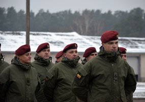 Naujai paskirtam KASP Dainavos apygardos 1-osios rinktinės vadui įteikta kovinė vėliava - 4
