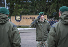 Į atsargą išleisti nuolatinės privalomosios pradinės karo tarnybos kariai - 3