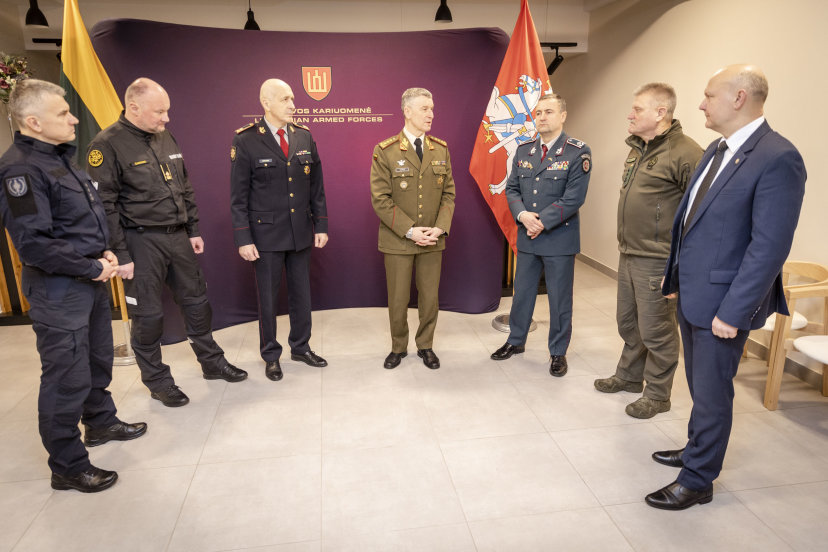 Lietuvos kariuomenė tęsia bendradarbiavimą su institucijomis, besirūpinančiomis valstybės saugumu