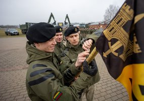  Auga Lietuvos kariuomenės rezervo karių skaičius: jį papildė dar viena karo inžinierių laida - 4