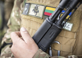 Ministras ir kariuomenės vadas lankė karius tarptautinėje operacijoje „Interflex” Jungtinėje... - 2