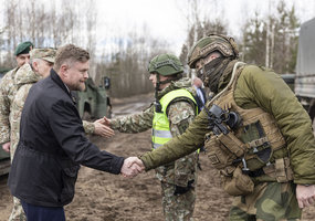 Lietuvos ir Islandijos kariuomenių vadai lankė sprogmenų neutralizavimo kurse besimokančius... - 6