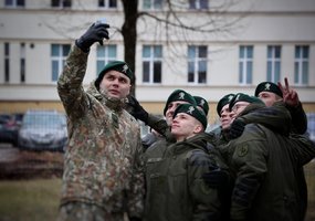 Daugiau kaip 600 karių baigė nuolatinę privalomąją pradinę karo tarnybą - 6