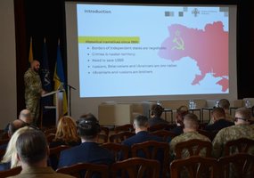 Ukrainos krašto apsaugos ir vidaus reikalų sistemų atstovai konferencijoje pasidalijo kare... - 6