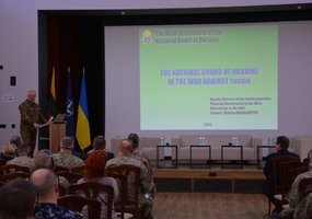 Ukrainos krašto apsaugos ir vidaus reikalų sistemų atstovai konferencijoje pasidalijo kare... - 7