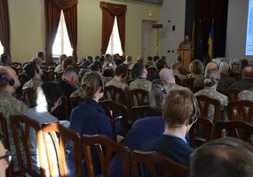 Ukrainos krašto apsaugos ir vidaus reikalų sistemų atstovai konferencijoje pasidalijo kare... - 3