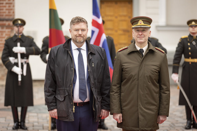 Lietuvos ir Islandijos kariuomenių vadai lankė sprogmenų neutralizavimo kurse besimokančius...
