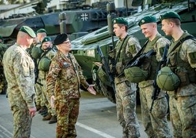 NATO Jungtinės pajėgų vadavietės Brunsume vado vizito metu aptarti regioniniai gynybos planai - 10