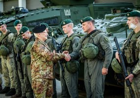 NATO Jungtinės pajėgų vadavietės Brunsume vado vizito metu aptarti regioniniai gynybos planai - 12