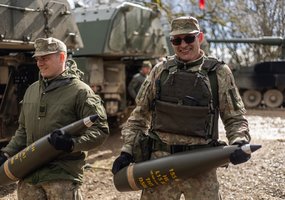 Lietuvos kariuomenės artileristai su haubicomis PzH2000 dalyvavo tarptautinėse pratybose Vokietijoje - 16