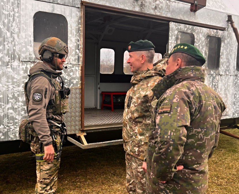 Sutarta dėl Lietuvos karių treniruočių Slovakijos poligonuose ir mokymo centruose