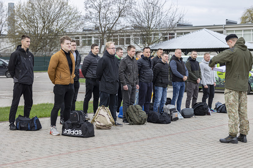 Inžinerijos batalione pradedami naujo modelio rezervo karių mokymai – rezervistams vadovaus...
