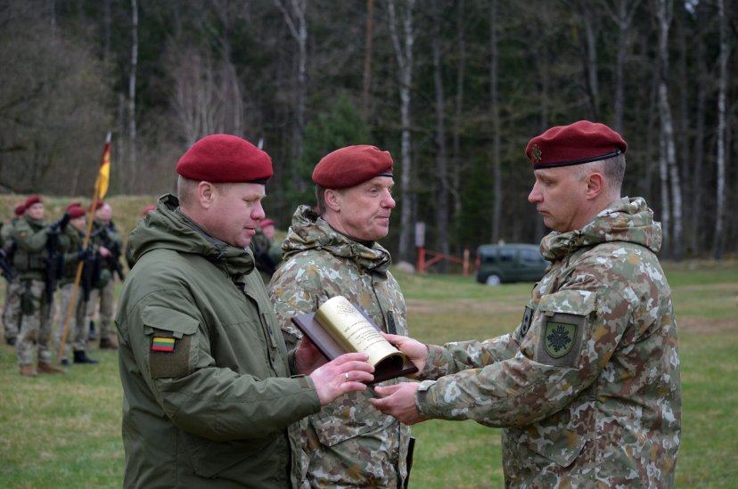 Krašto apsaugos savanorių pajėgų 1-oji rinktinė minėjo 32-ąsias įkūrimo metines