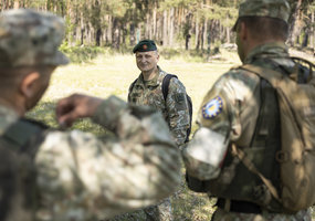 Krašto apsaugos ministras ir kariuomenės vadas Vokietijoje lanko Lietuvos instruktorius,... - 9
