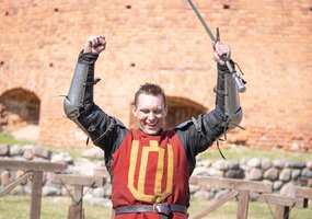 Lietuvos karių pergalėsTarptautiniame riterių turnyre Kariuomenės vado kalavijui laimėti - 12