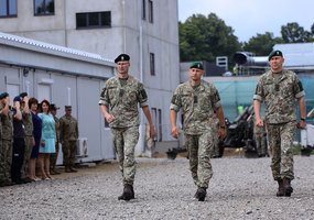 Artilerijos bataliono vadui mjr. Mantui Raguliui įteikta kovinė vėliava - 3