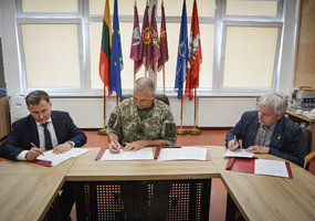 Pasirašytos bendradarbiavimo sutartys gynybos technologijų srityje - 1
