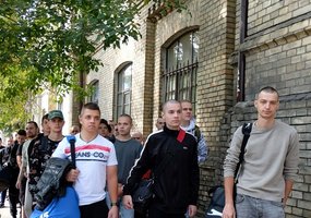 Beveik 300 karo prievolininkų pradeda 9 mėnesių tarnybą Lietuvos kariuomenėje - 2