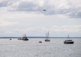 Lost at sea paid tribute to at a traditional ceremony - 2