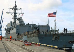 American guided-missile destroyer visits Klaipėda Seaport - 2