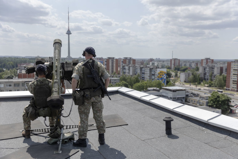 Lietuvos kariuomenė ir sąjungininkai baigė vykdyti saugumo užduotis NATO viršūnių susitikime...