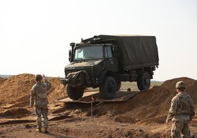 Lietuvos ir JAV rotacinių pajėgų kariai dalyvavo bendrose inžinerinių kliūčių įveikimo pratybose - 4