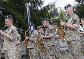 KASP Dariaus ir Girėno rinktinės kovinę vėliavą perėmė plk. ltn. Egidijus Morkūnas - 6